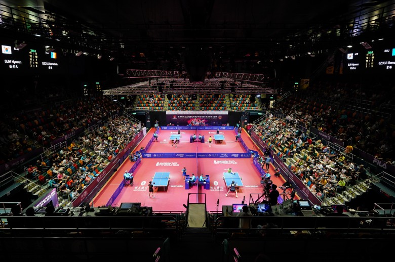 Арена в Гонконге - настольный теннис фото