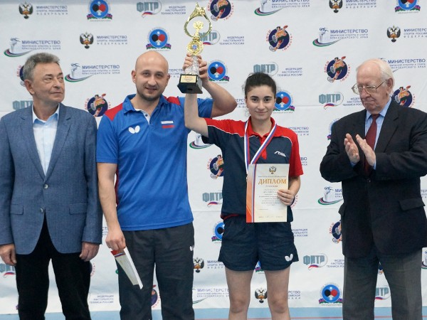 Чемпионка России до 22 лет | Элизабет Абраамян - настольный теннис фото