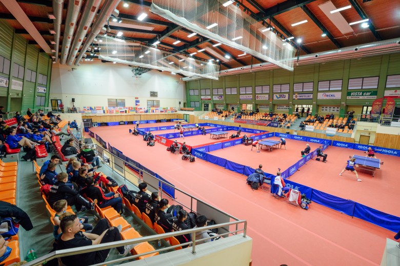 Czech J&C Open 2020 - общий вид зала - настольный теннис фото