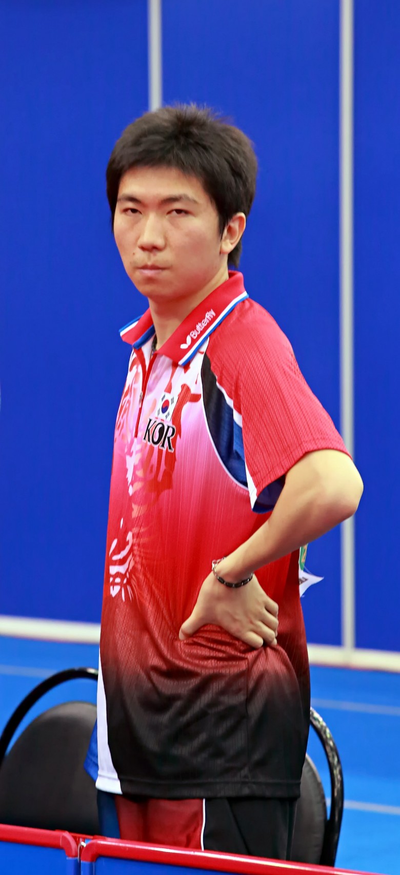 Тяжёлый взгляд олимпийского чемпиона (Рю Сен Мин, Южная Корея). - настольный теннис фото