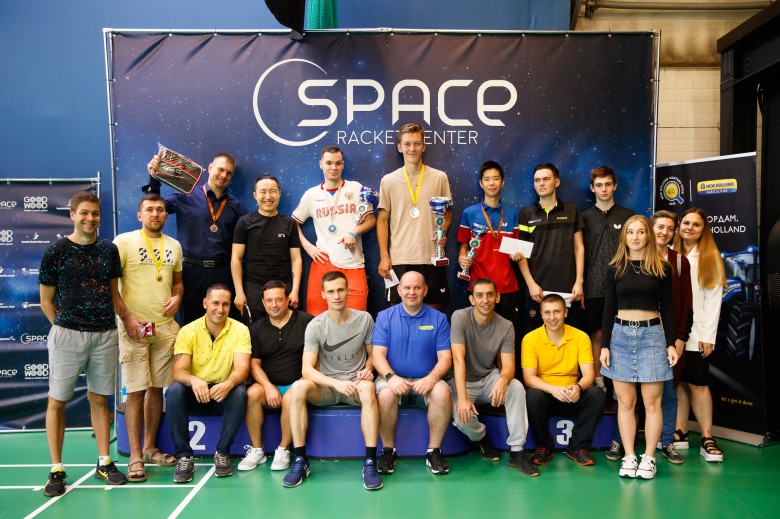 New Holland in Space  - настольный теннис фото