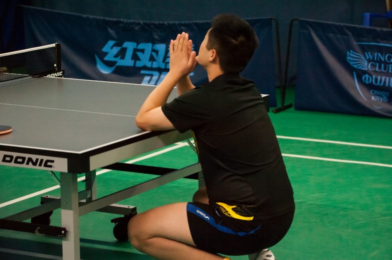 Молитва Китайскому Богу - настольный теннис фото
