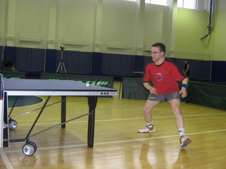 Андрей А попытка завращать слева - настольный теннис фото
