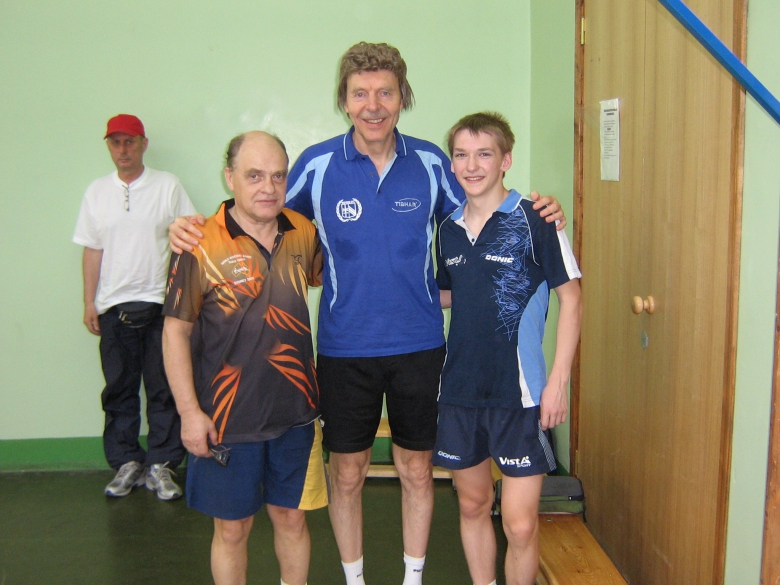 Damid, D-r Neubayer and Elizar - настольный теннис фото