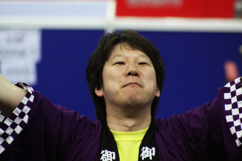 японский болельщик - настольный теннис фото