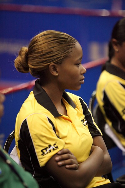 black woman - настольный теннис фото