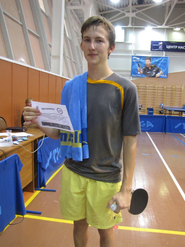 3 место 1-го финала: В.Хамзин - настольный теннис фото
