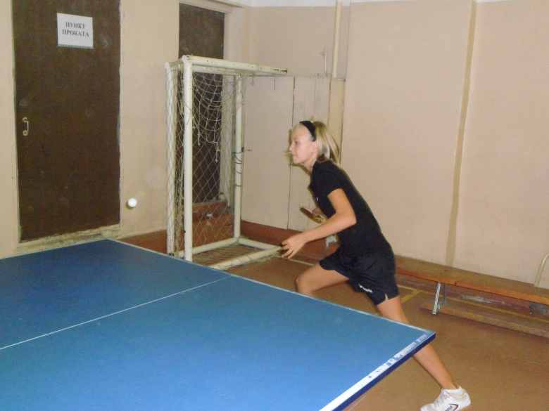 Аня Рубанова на топсе - настольный теннис фото