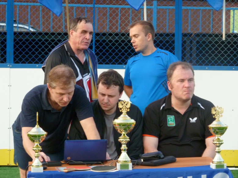 Организаторы и судьи ...  - настольный теннис фото