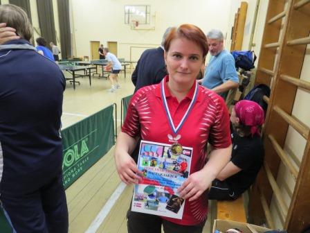 Лена Ёлкина - призерша среди участниц - настольный теннис фото