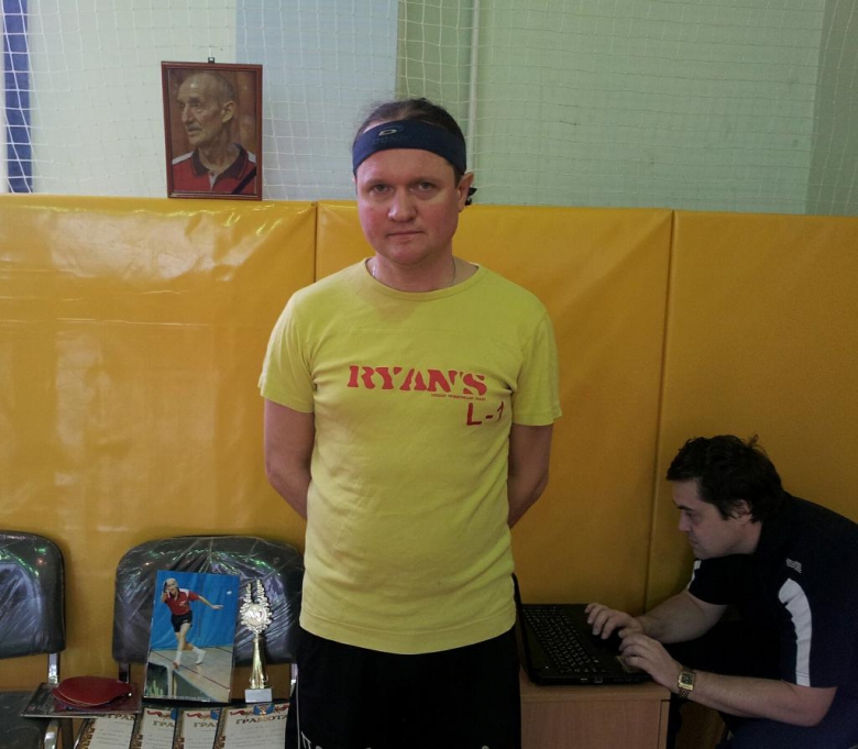 Победитель турнира - Виктор Толкачёв - настольный теннис фото
