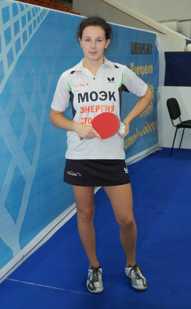 Юлия Прохорова перед тренировкой - настольный теннис фото