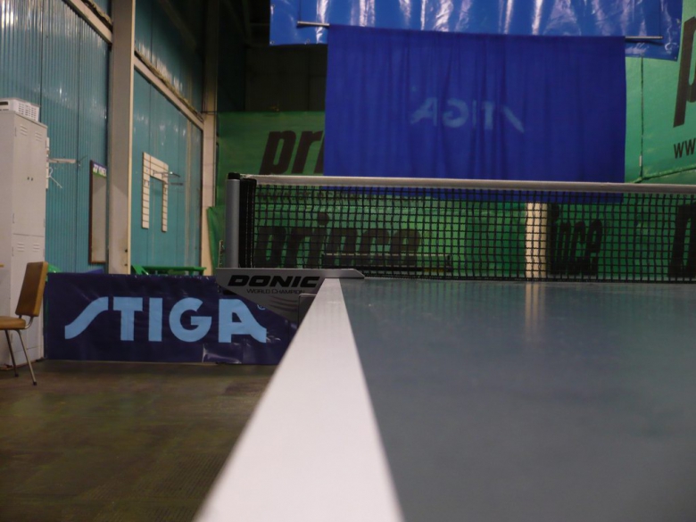 вид поверхности стола - настольный теннис фото