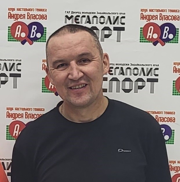 Рыбаков Евгений - победитель вечернего турнира КНТАВ 17 мая 2023 - настольный теннис фото
