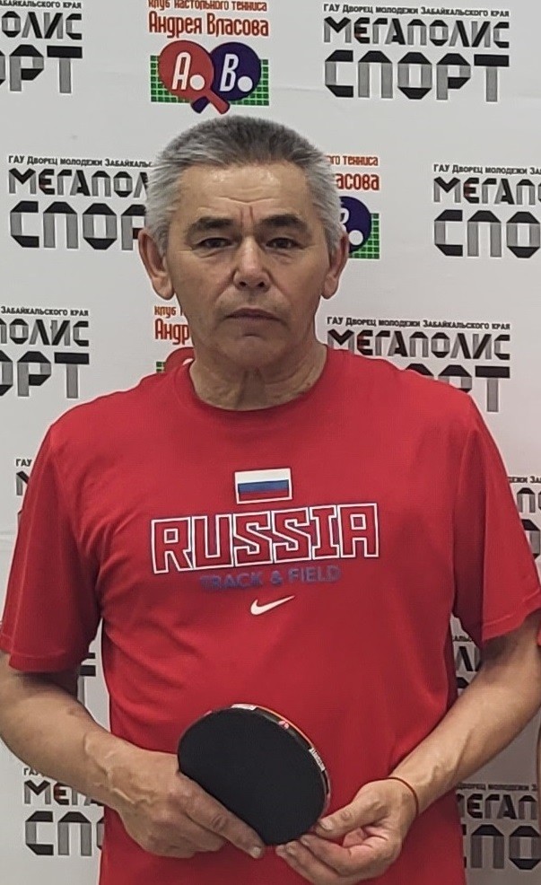 Ящук Николай - победитель вечернего турнира 12 апреля 2023 - настольный теннис фото