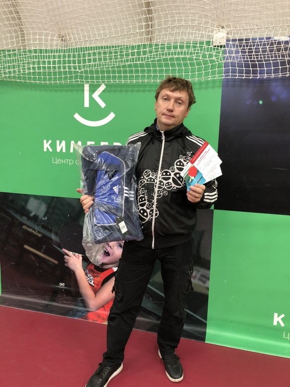 Победитель МАКС - 505 в Кимберли с трофеем!  - настольный теннис фото