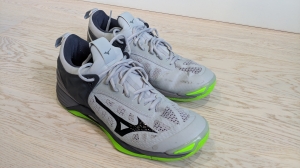 [продано] Кроссы Mizuno Wave Momentum 43р